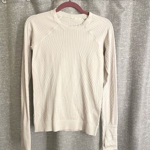 Lulu lemon long sleeve size 6